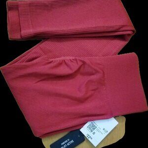 NWT Forever 21 Active Seamless Ribbed Leggings - Brick Red (Size Small)